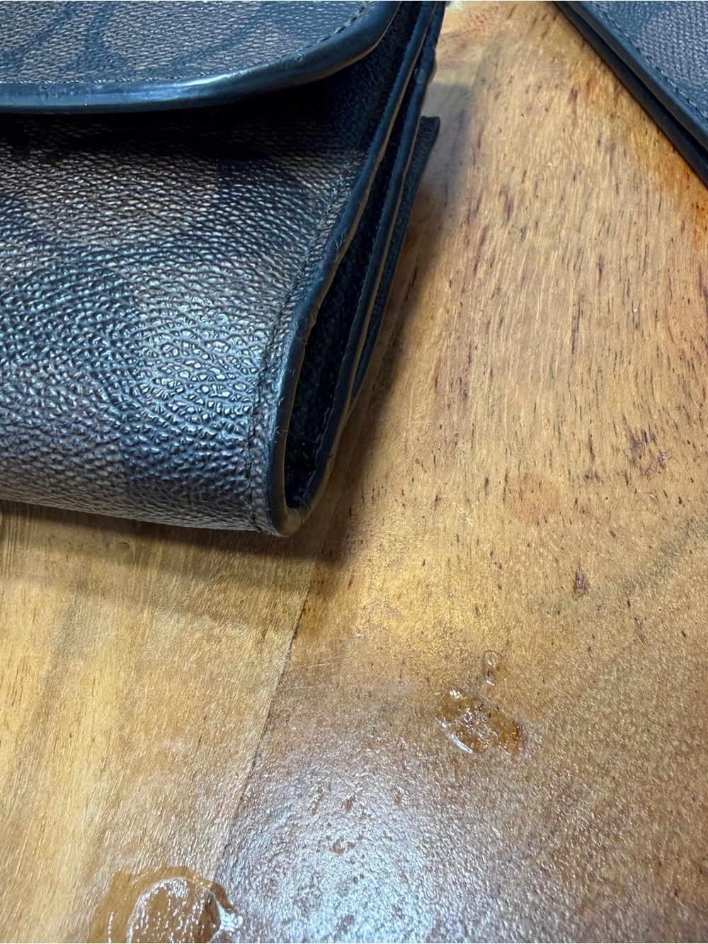 Coach Classic Peyton Signature Envelope Tri-Fold Checkbook Wallet Chocolate Brow - Picture 9 of 14
